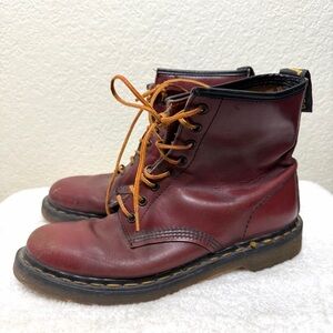 Dr. Martens Burgundy 1460 8 eyelet lace up leather boots unisex Size